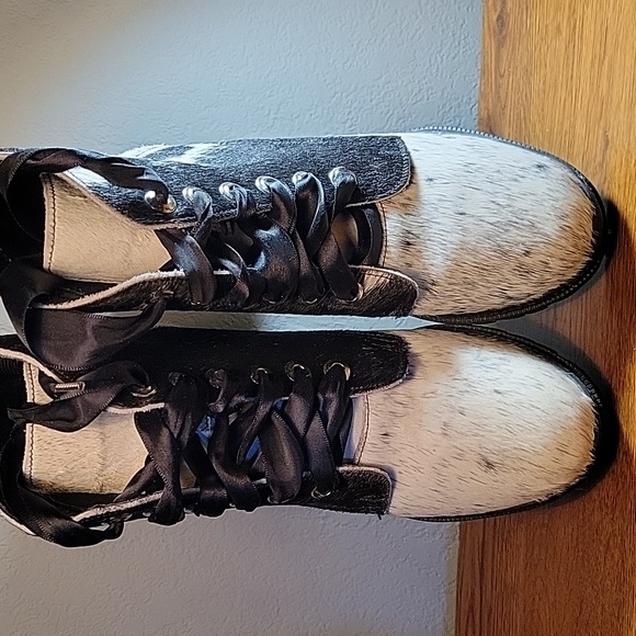 2 pairs of wmns boots - Picture 4 of 11